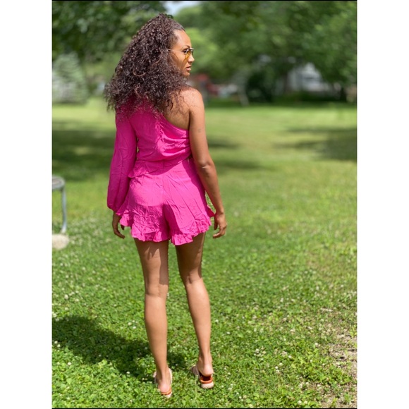 Beautiful pink romper - Picture 3 of 5